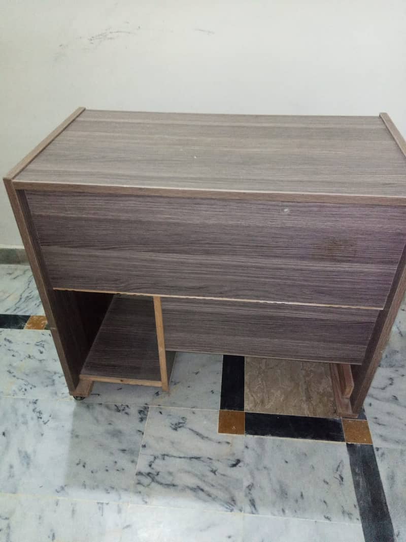 Computer Table 1