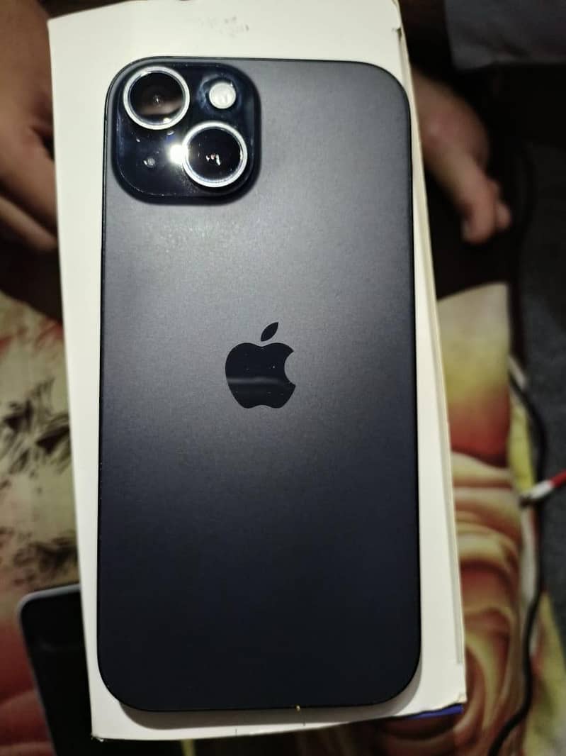 Apple iPhone 15 7