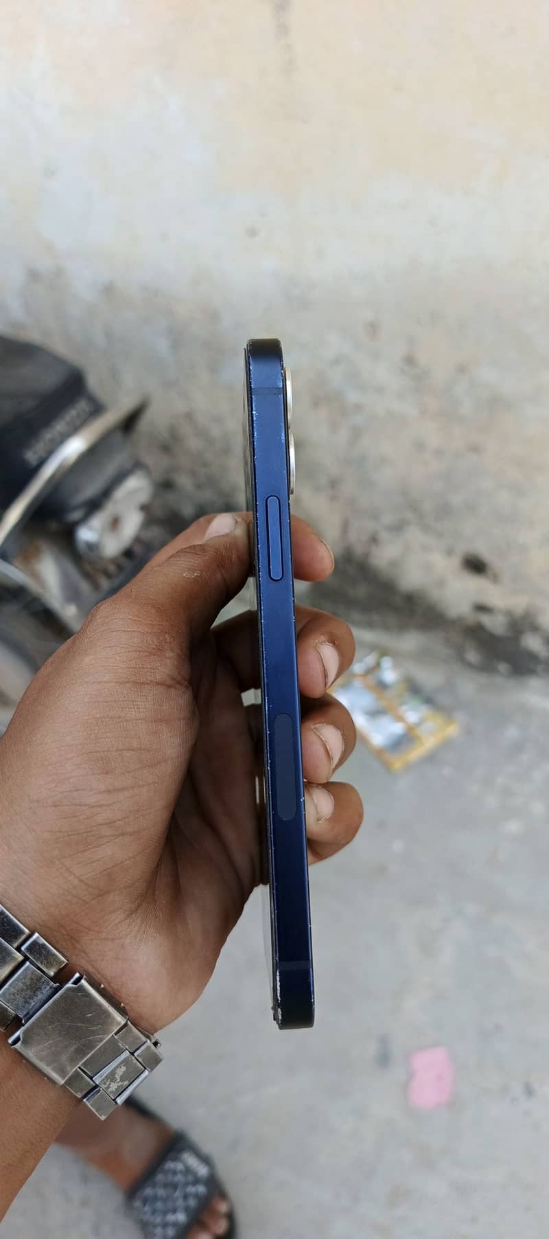 Apple iPhone 12 4