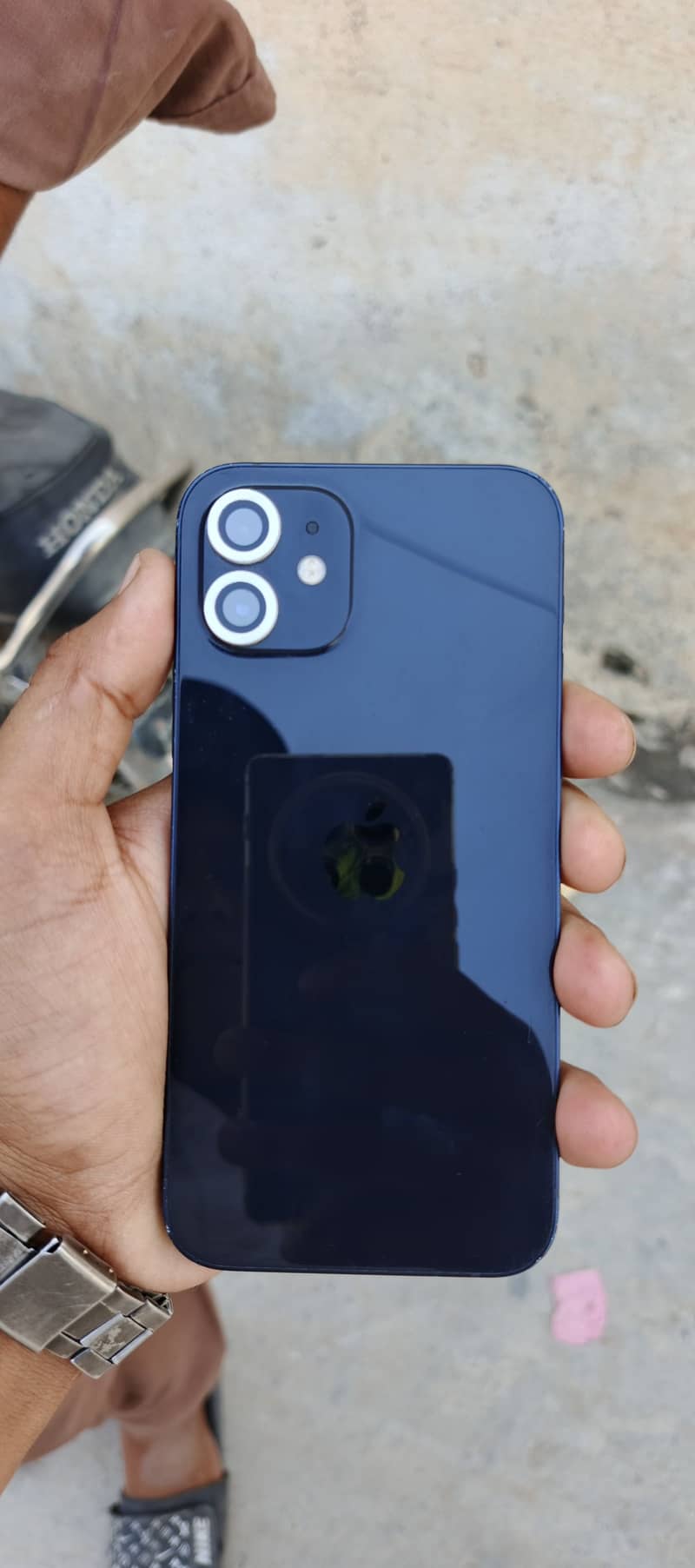 Apple iPhone 12 6