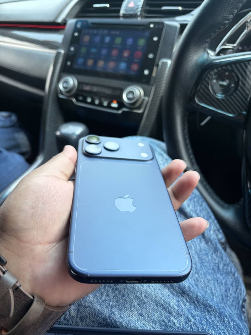 Apple iPhone 17 Pro Max 2