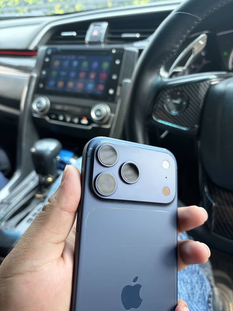 Apple iPhone 17 Pro Max 6