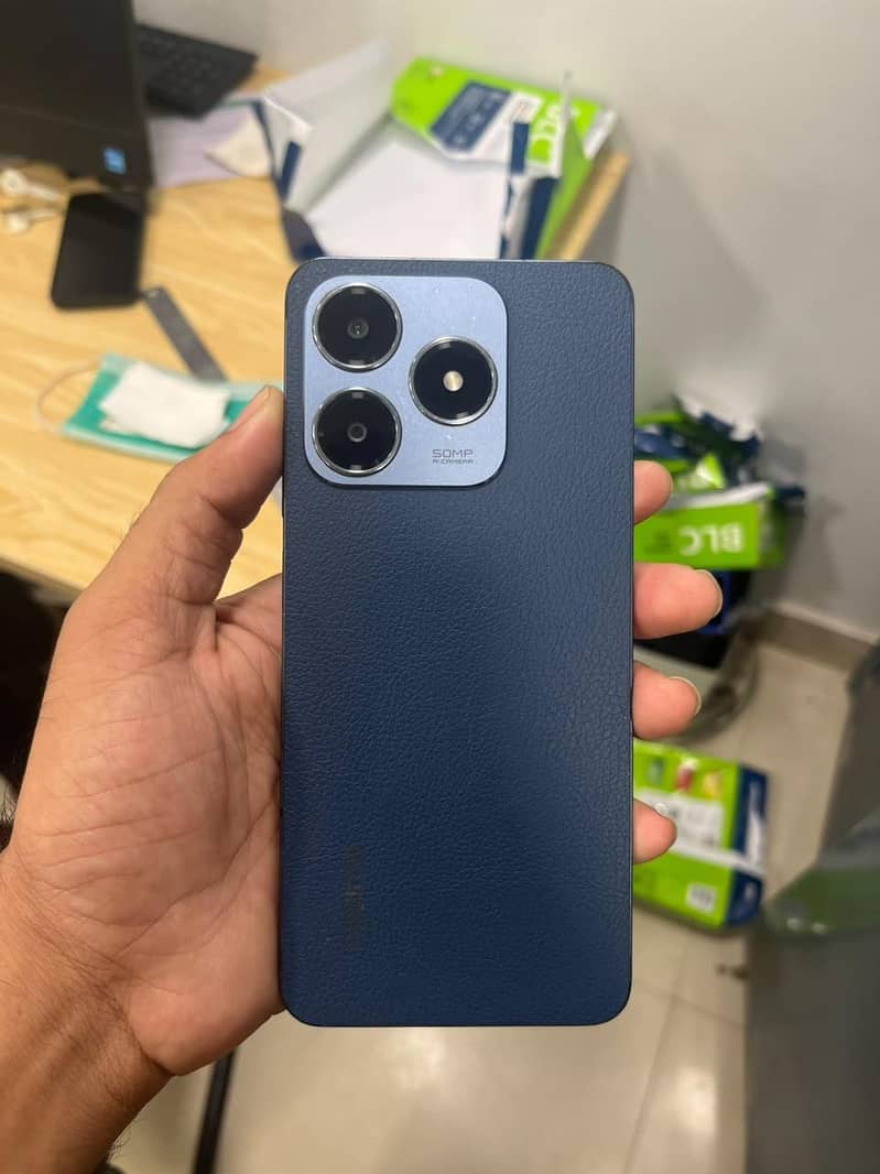 Realme C63 0