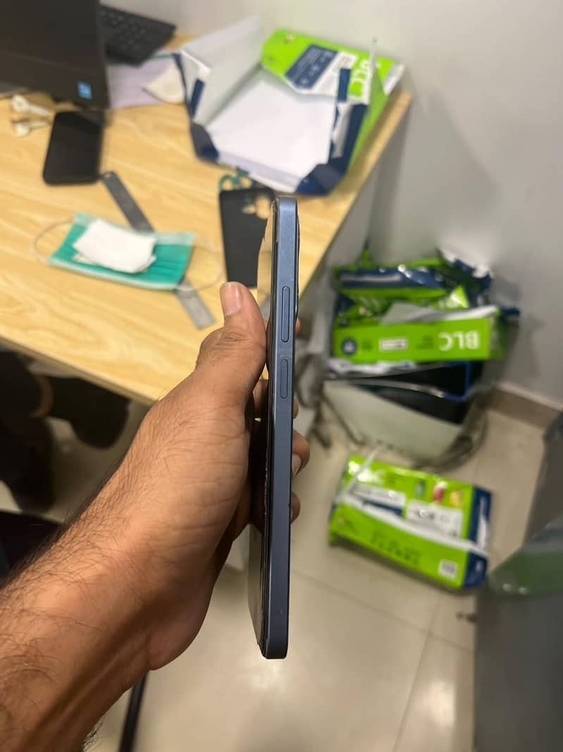 Realme C63 1