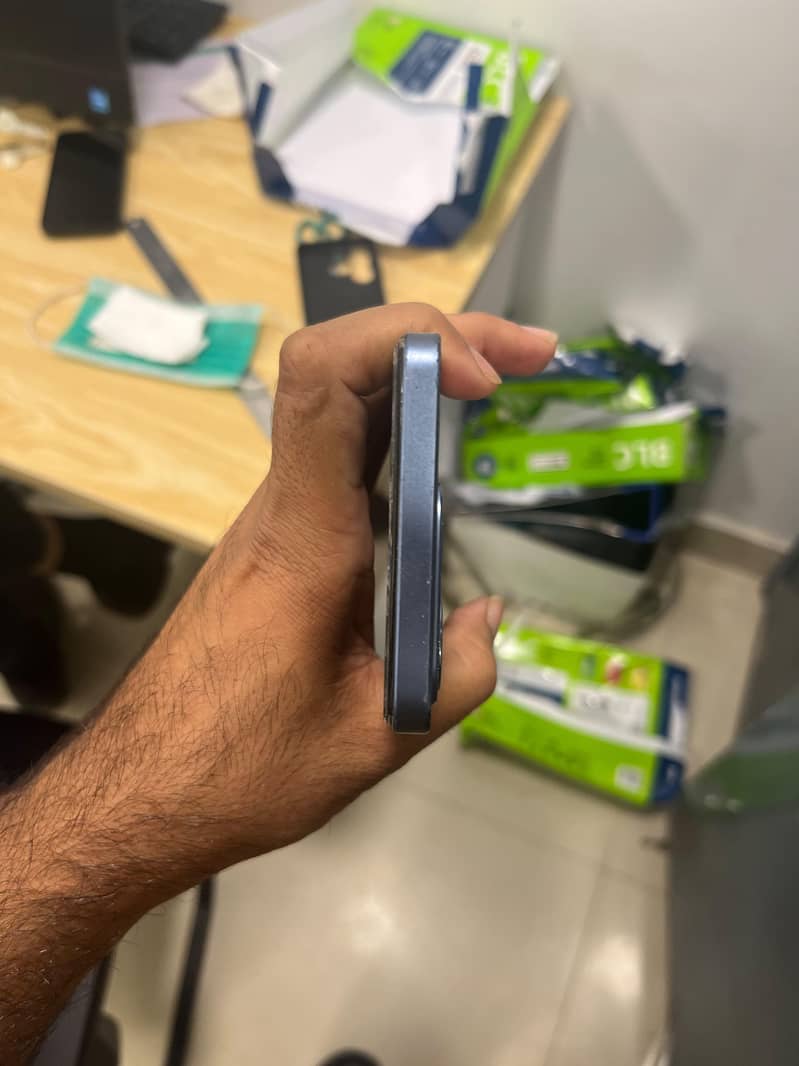 Realme C63 4