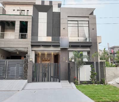 Buy A Prime Location 5 Marla House For sale In Formanites Housing Scheme - Block M