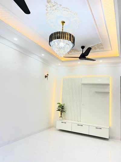 1 Bed Room And Attach Bathroom Same Meter No Gas Only Job Person