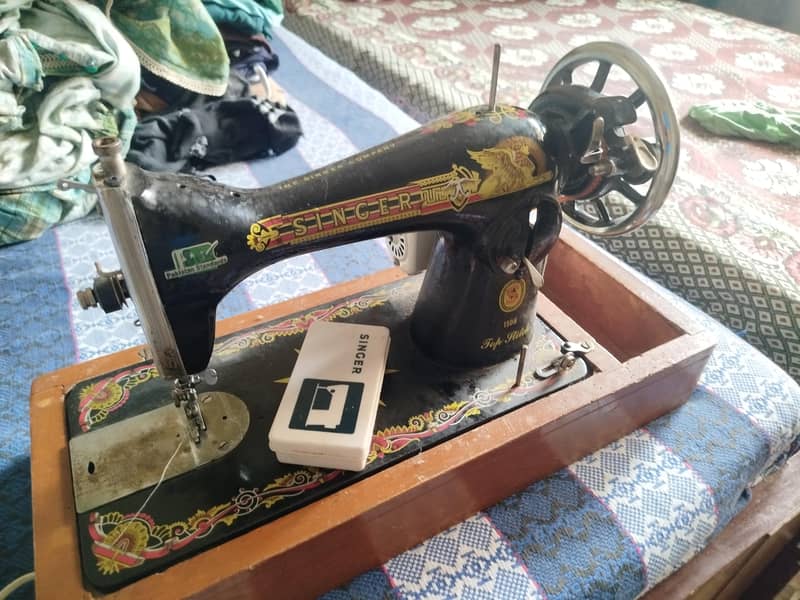 Original Singer Sewing Machine 0