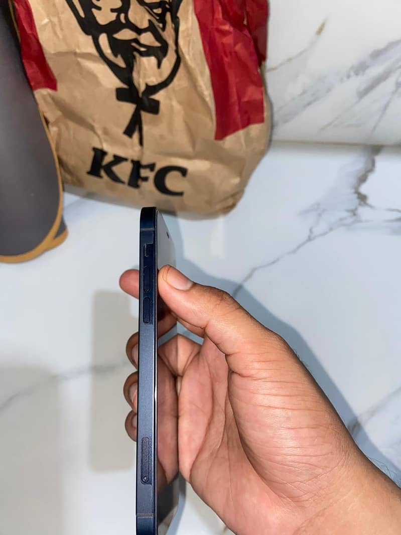 Apple iPhone 12 2