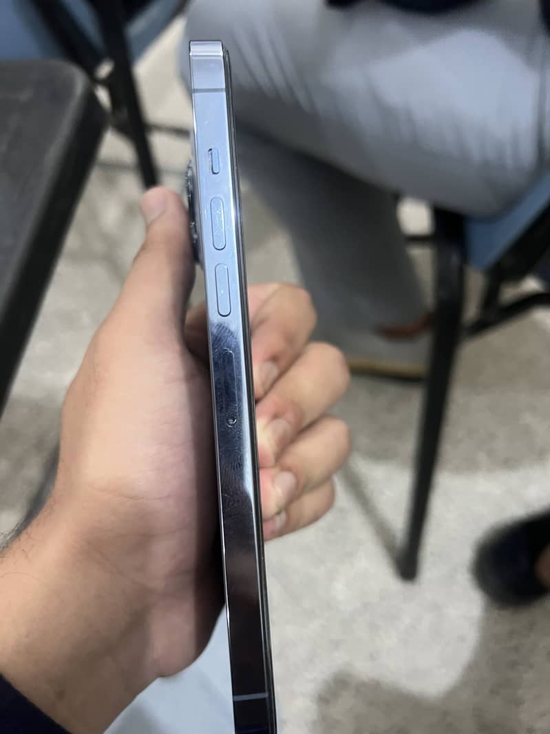Apple iPhone 13 Pro Max 1