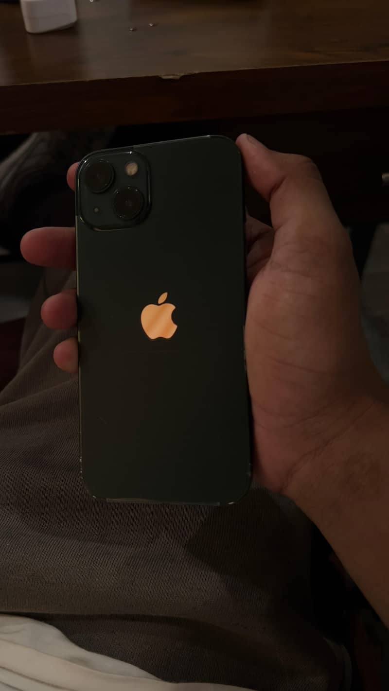 Apple iPhone 13 4