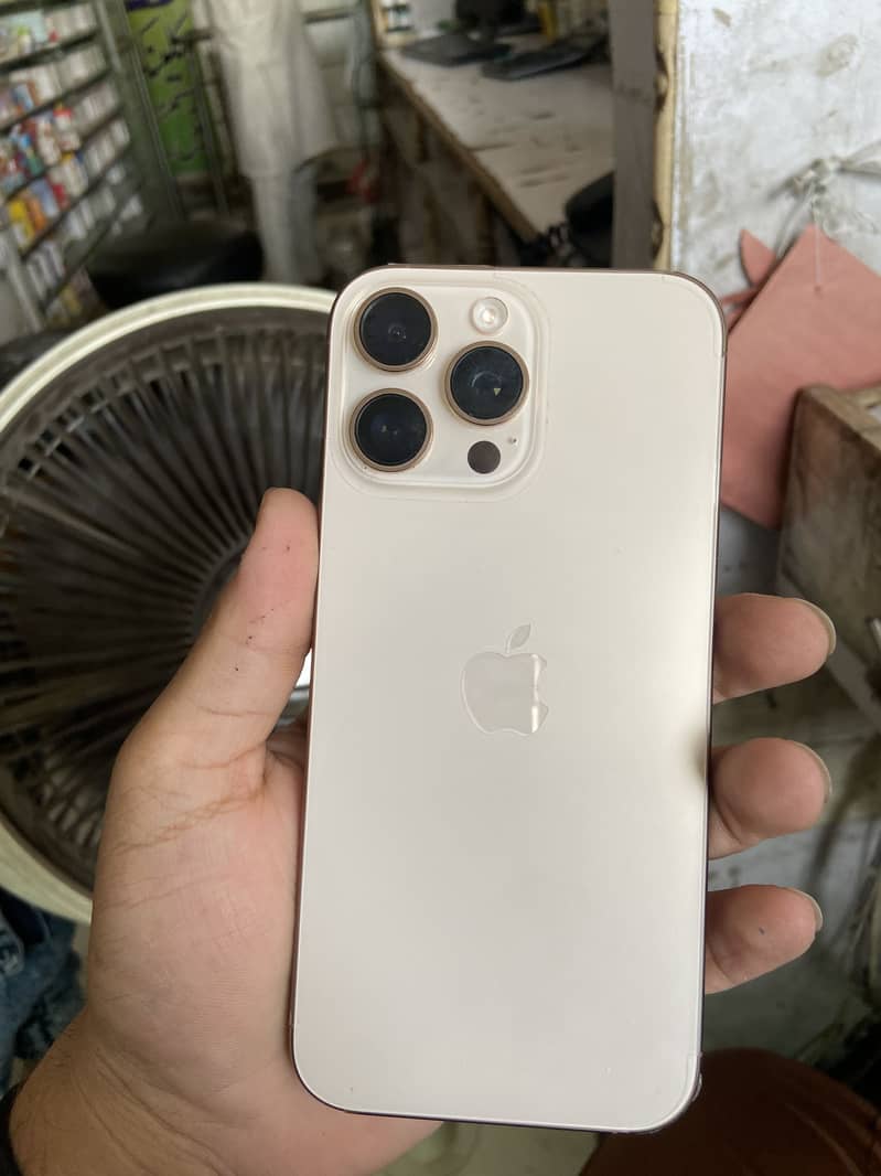 Apple iPhone 16 Pro Max 0
