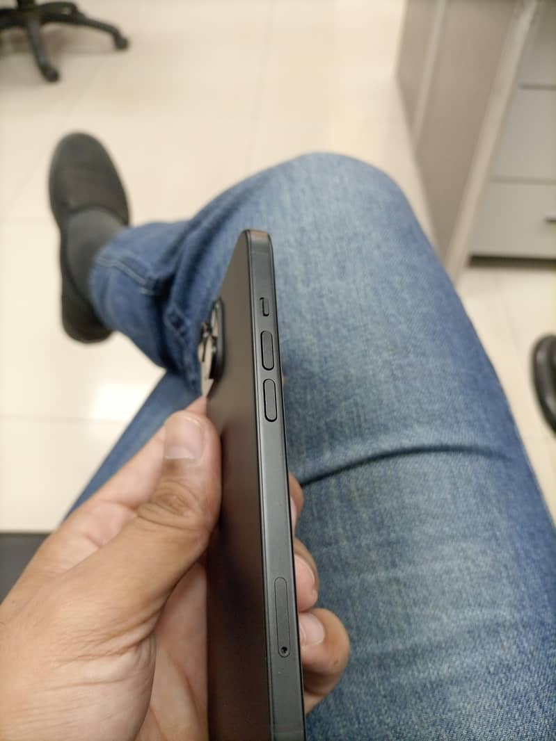 Apple iPhone 15 2