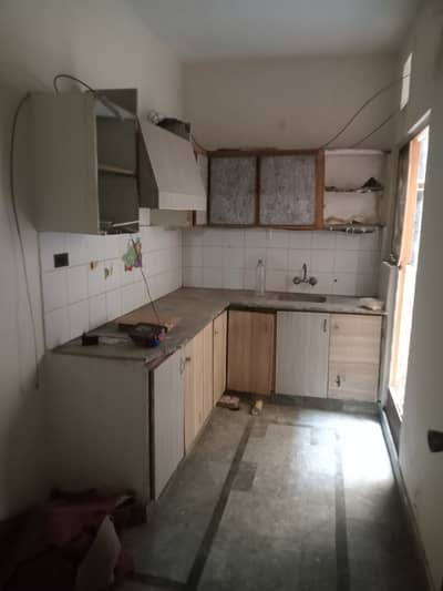 03 Marla 1st Floor Available For Rent (Street 7 Cavalry Market Walton Road)