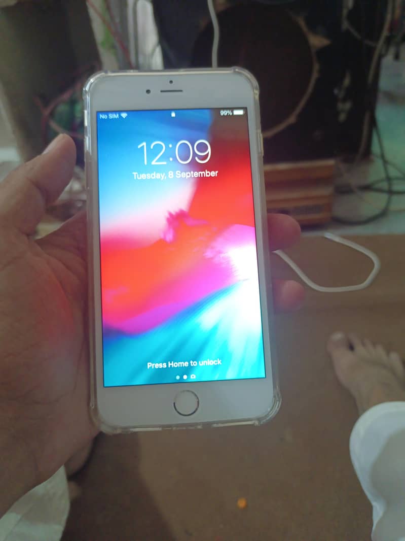 Apple iPhone 6 Plus 0