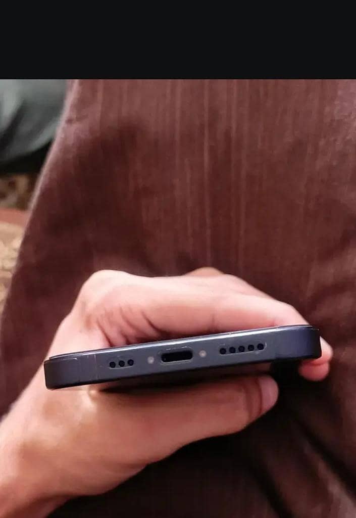 Apple iPhone 13 2