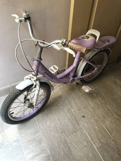 Girl cycle