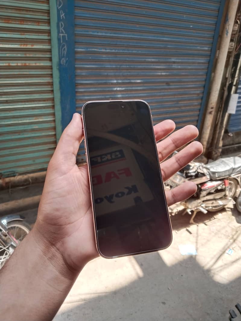 Iphone 16 PRO MAX 4