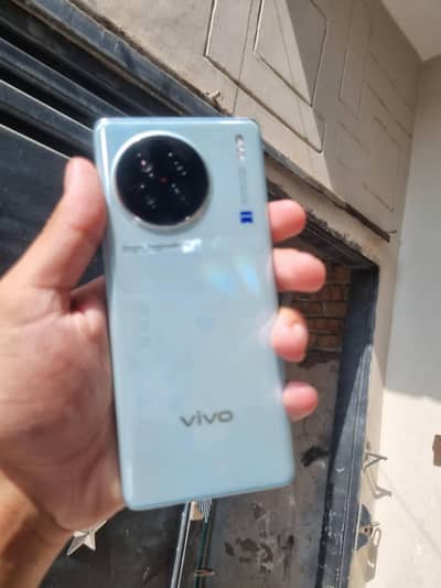 Vivo X90s