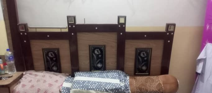 bedroom set good condition