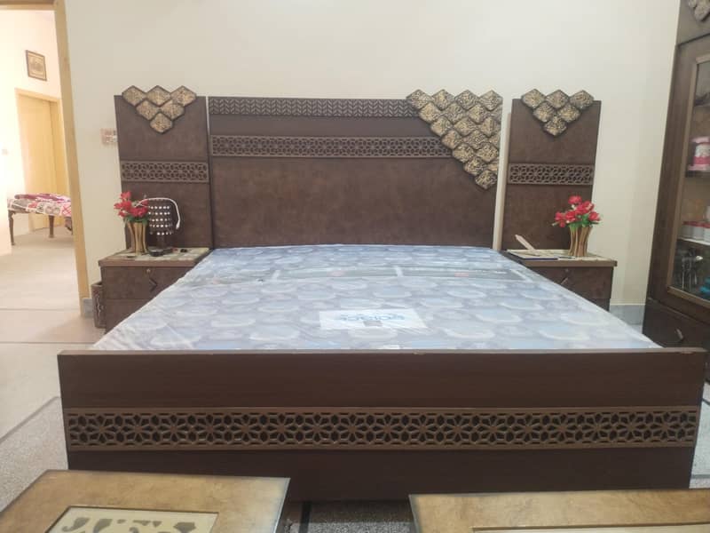 Bed And sofa 0
