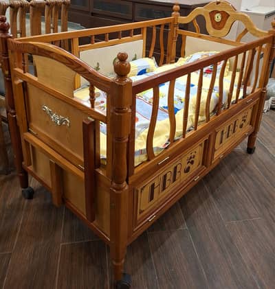 Baby cot excellent condition