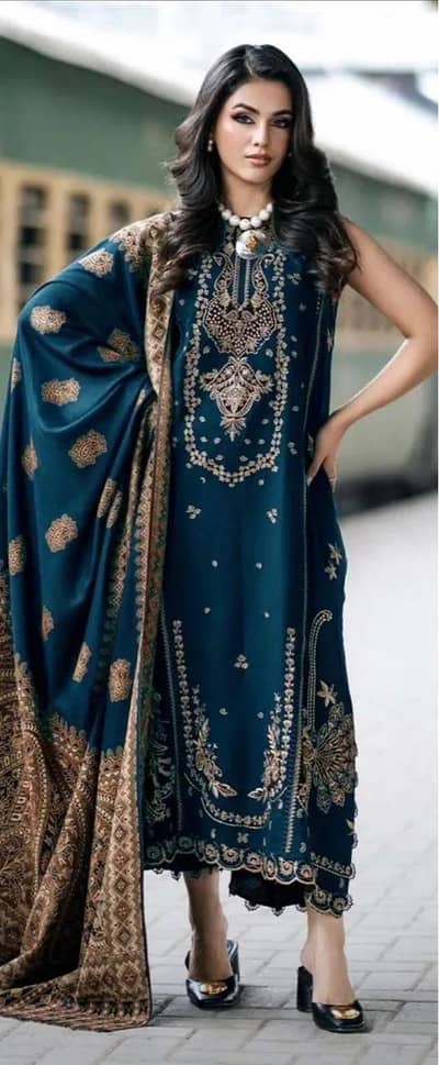  Elegant Navy Blue Embroidered Lawn 3-Piece Suit 