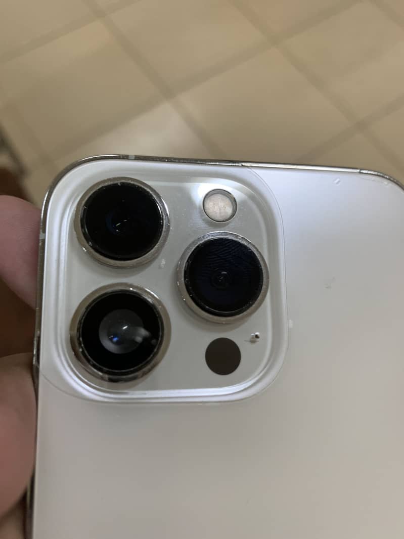 Apple iPhone 13 Pro 4