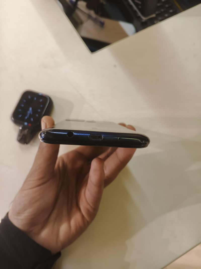 Tecno Pova 5