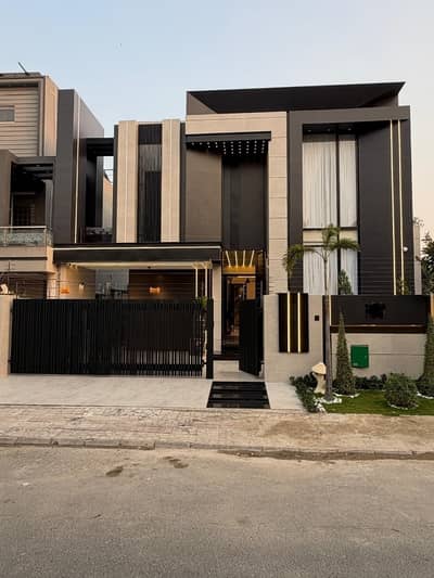 A BEAUTIFUL 10 MARLA HOUSE FOR SALE IN RAFI BLOCK SECTOR E BAHRIA TOWN LAHORE