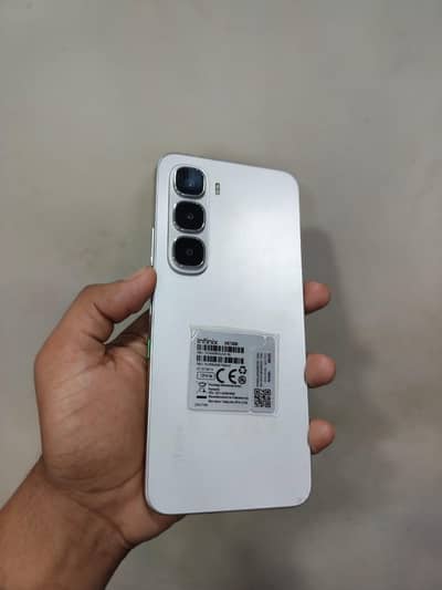Infinix hot 60i 12/128 with box