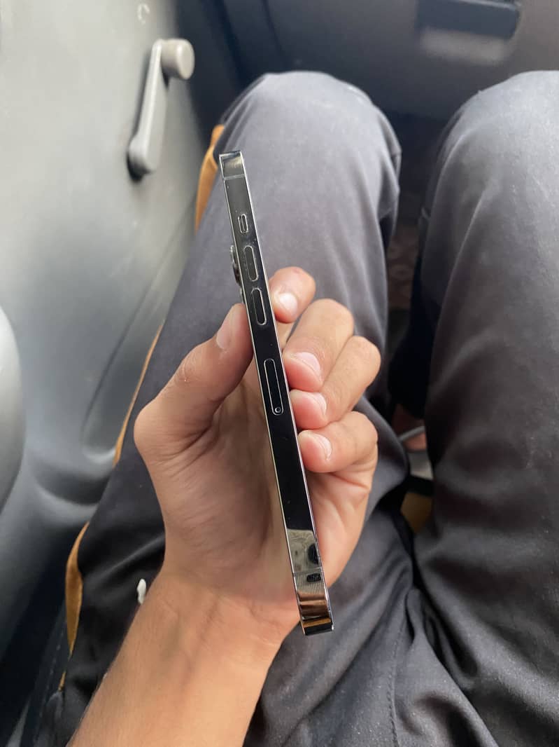 Apple iPhone 13 Pro 4