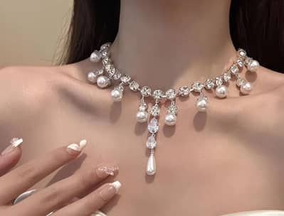 Elegant Pearl & Crystal Necklace