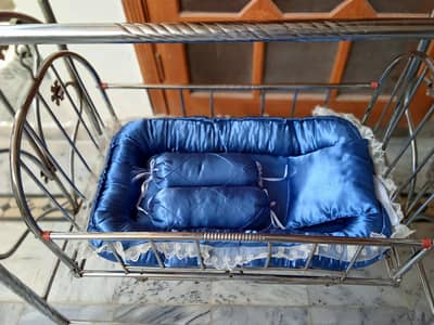 Baby Cot / Jhula With Complete Pillow Set in Almost New Condition