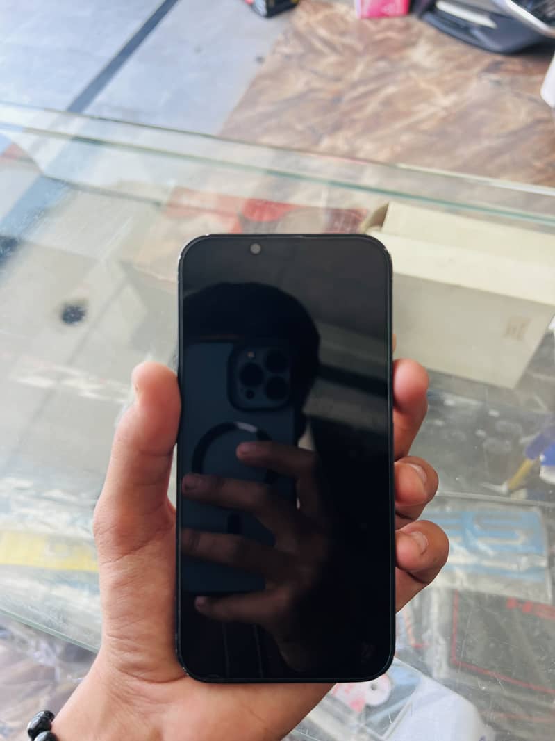 Apple iPhone 13 6