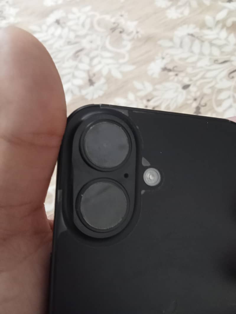 Apple iPhone 16 1