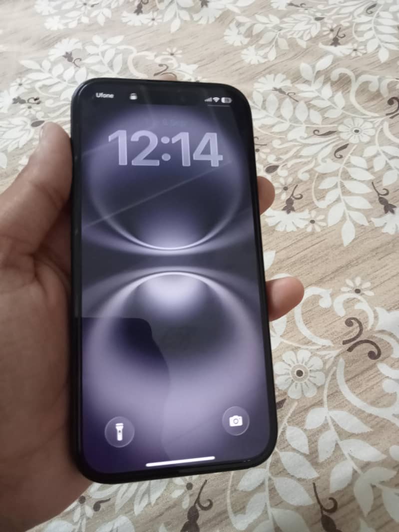 Apple iPhone 16 2