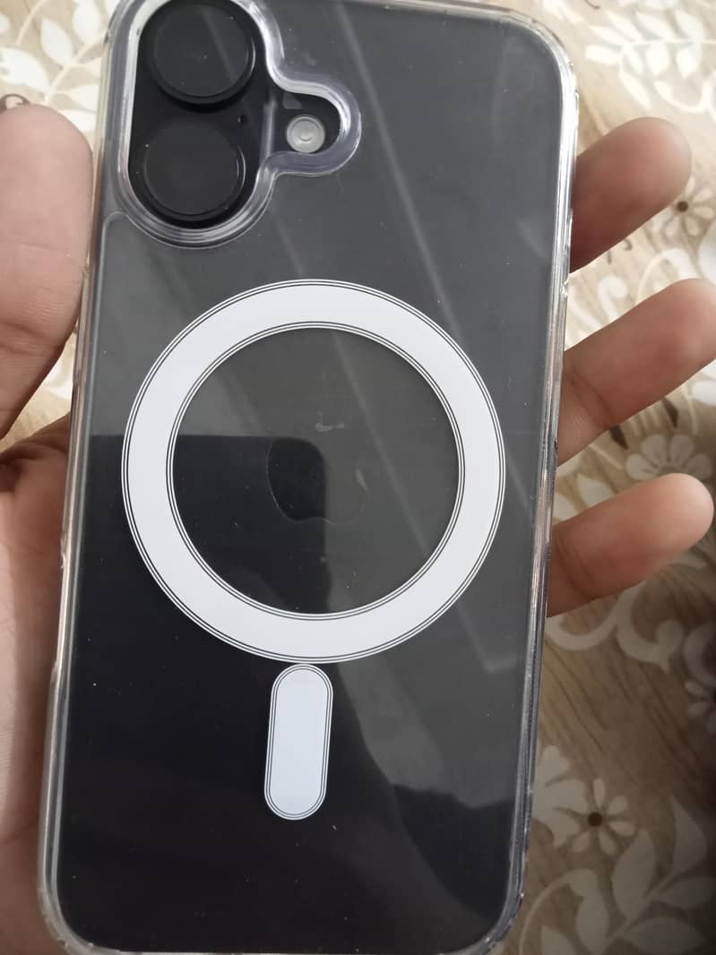 Apple iPhone 16 6