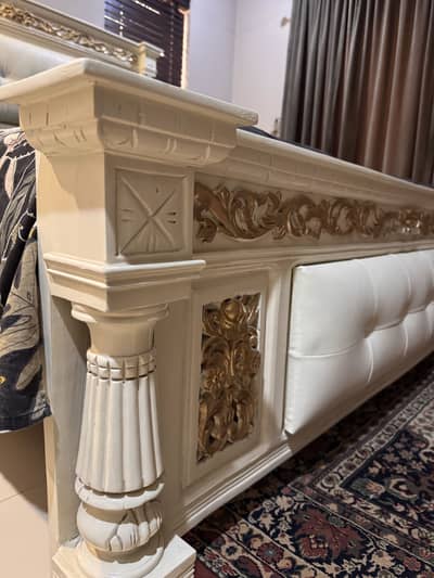 Master bed full set with side tables and dressing table no repair