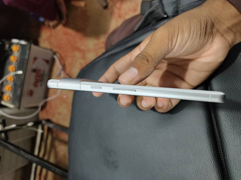 Google Pixel 7 4