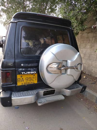Mitsubishi Pajero 1987