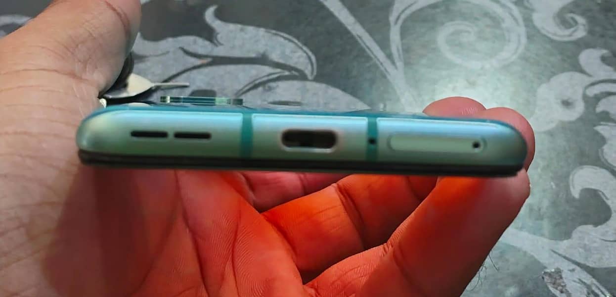 One Plus 8T 4