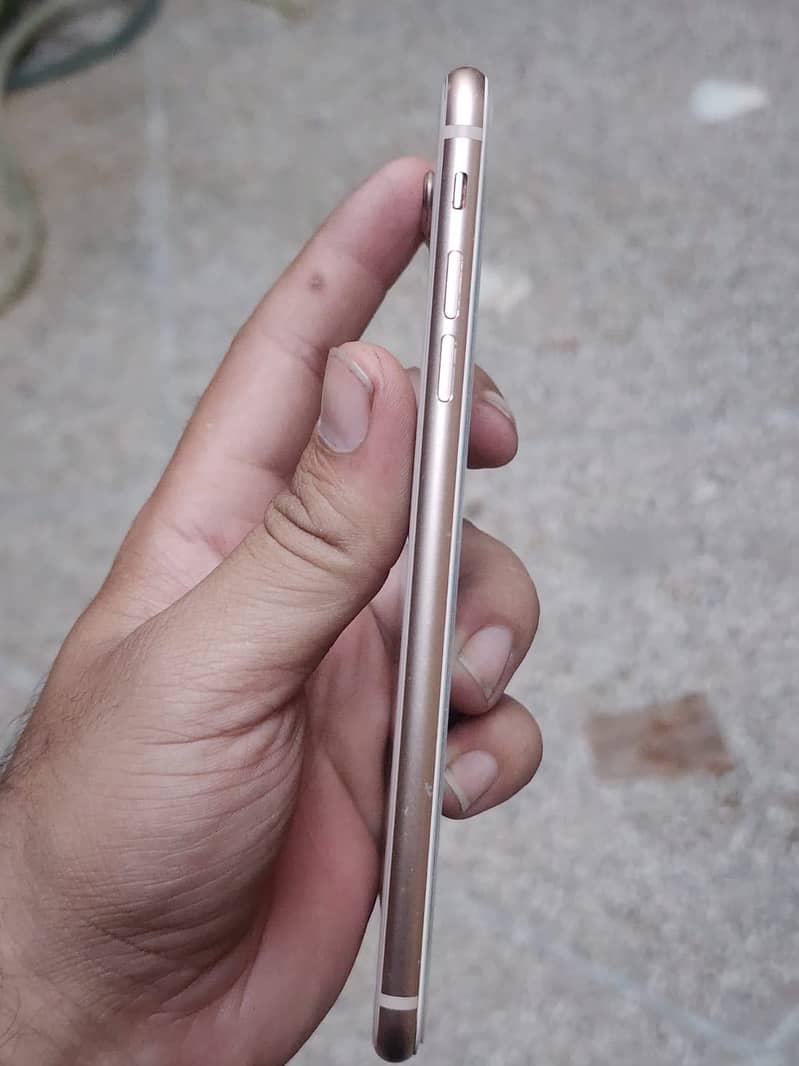 Apple iPhone 8 Plus 2