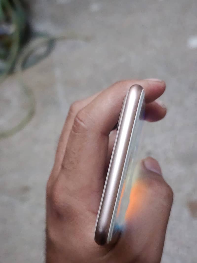 Apple iPhone 8 Plus 3