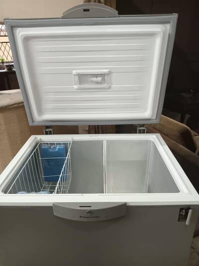 Dawkance Freezer medium size