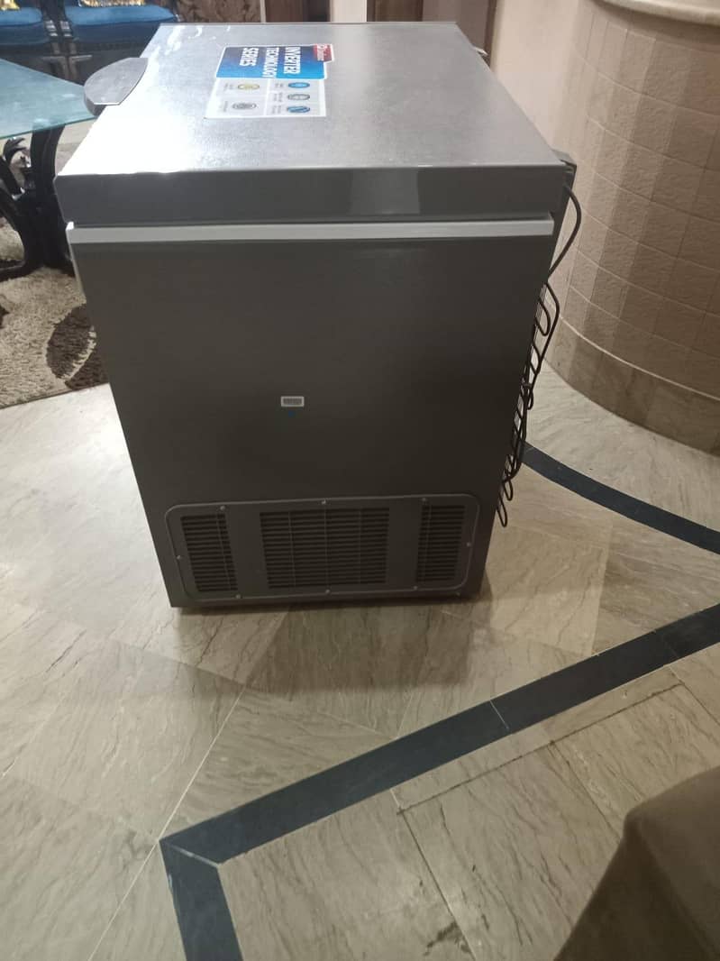 Dawkance Freezer medium size 7