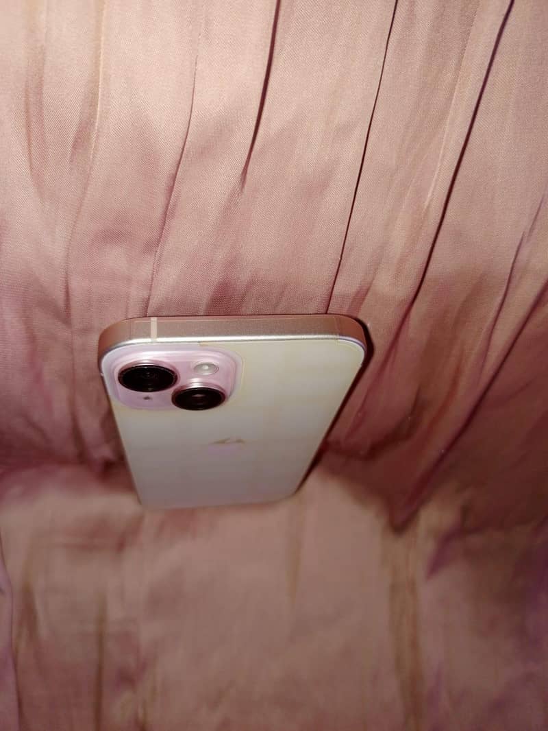 Apple iPhone 15 3