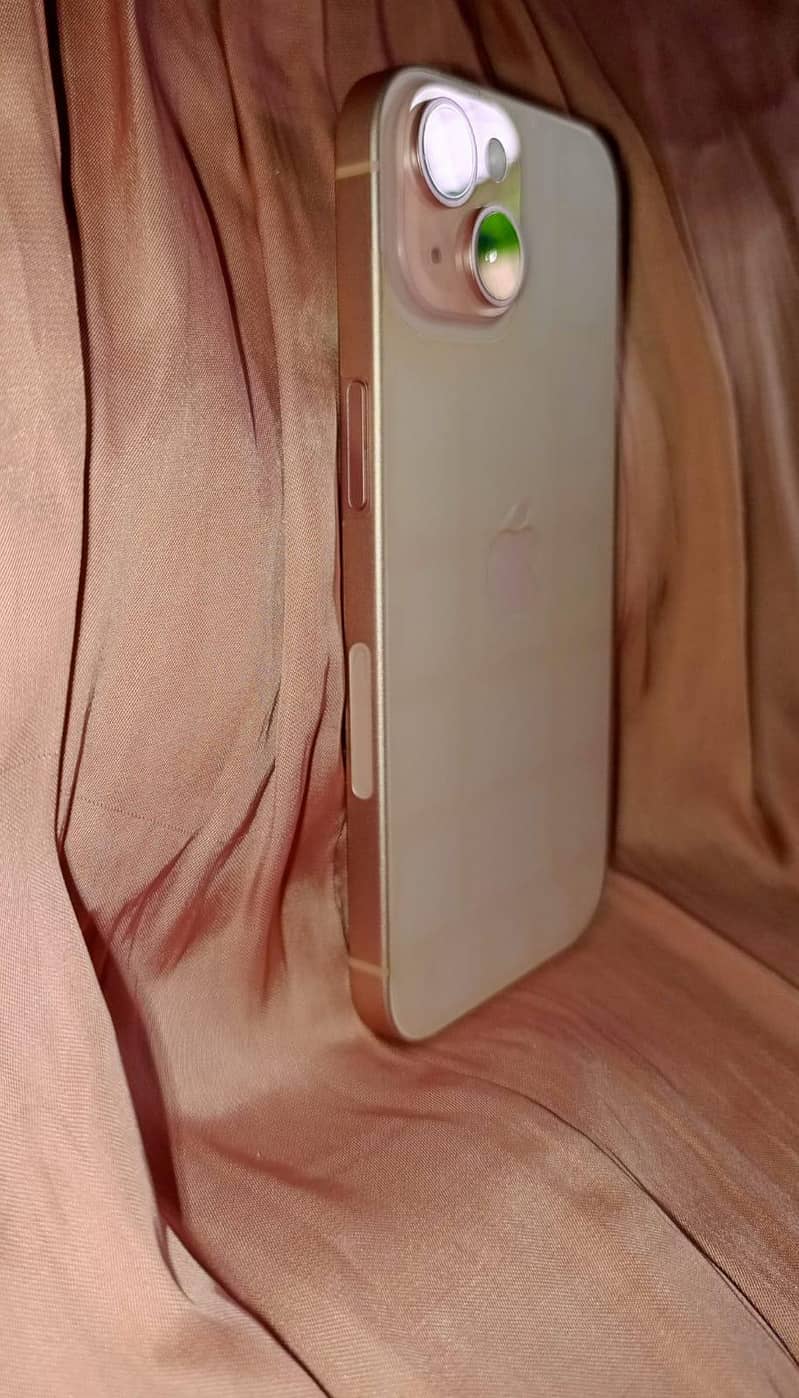 Apple iPhone 15 5