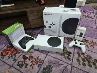 Xbox Series S | 2 original Controller | 1 battery pack | 10/10