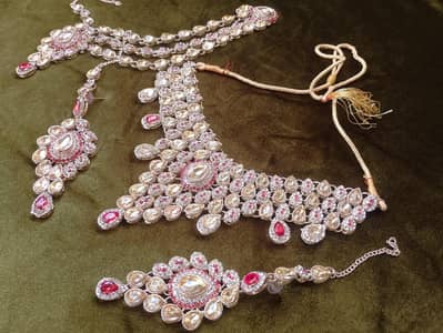 2 Bridal sets